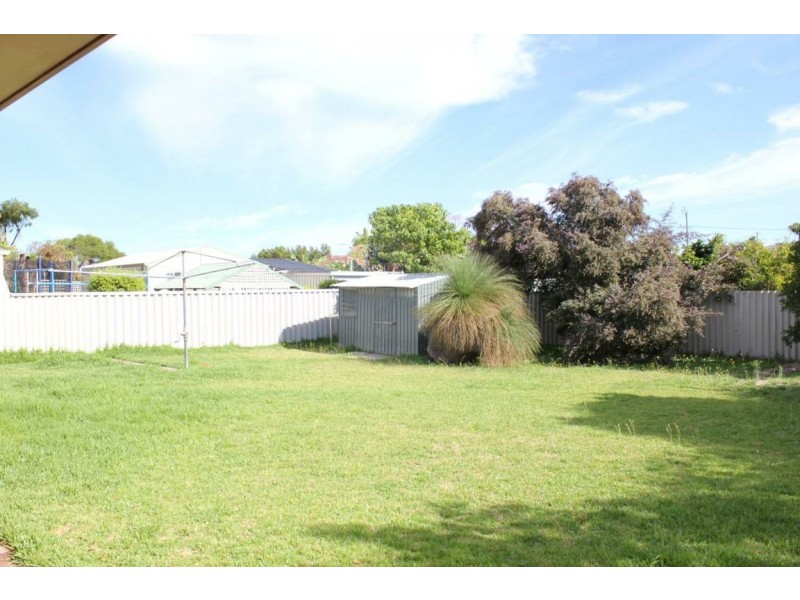 8 Ricketts Court, Rockingham WA 6168
