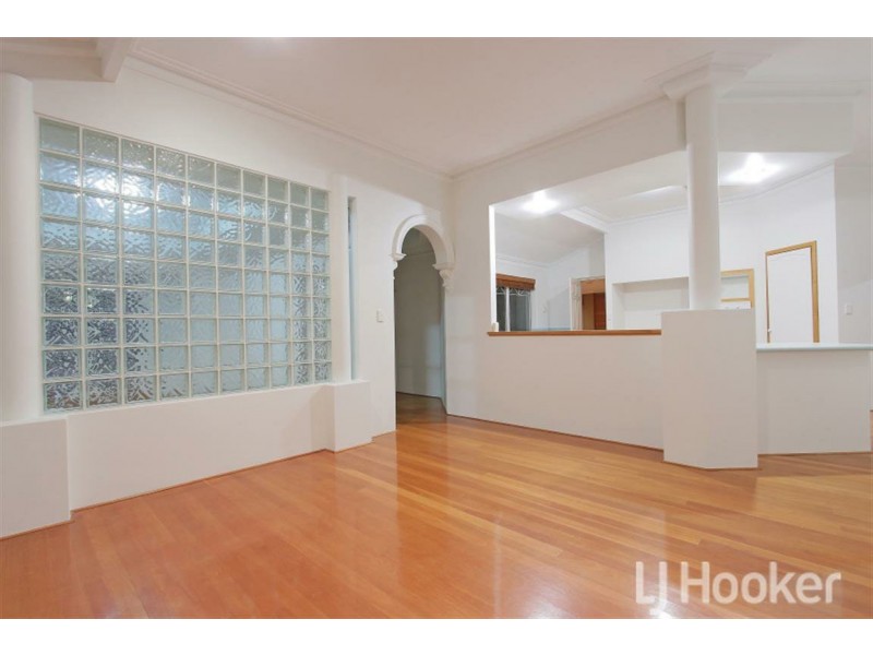 15 Pesaro Green, Secret Harbour WA 6173