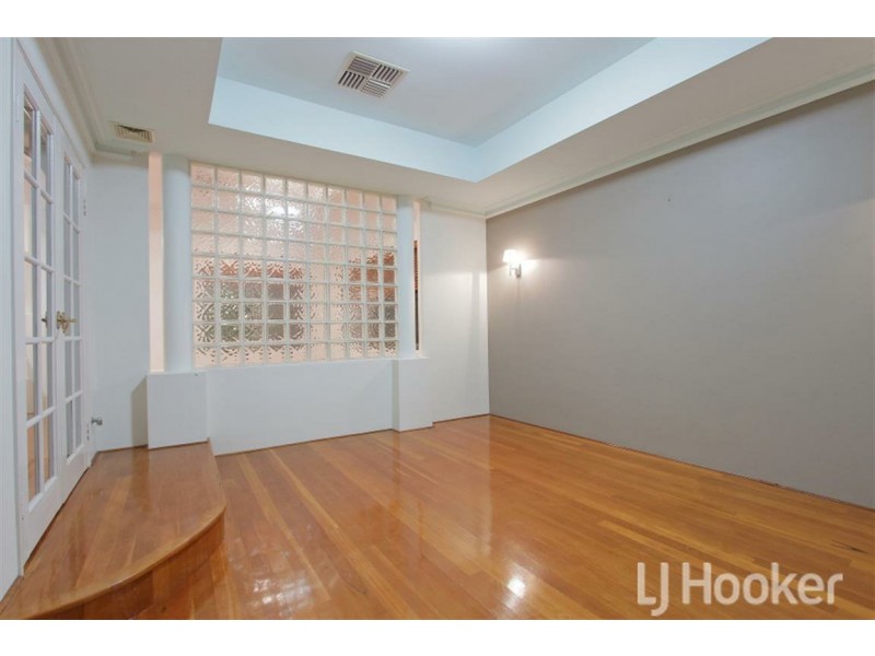 15 Pesaro Green, Secret Harbour WA 6173