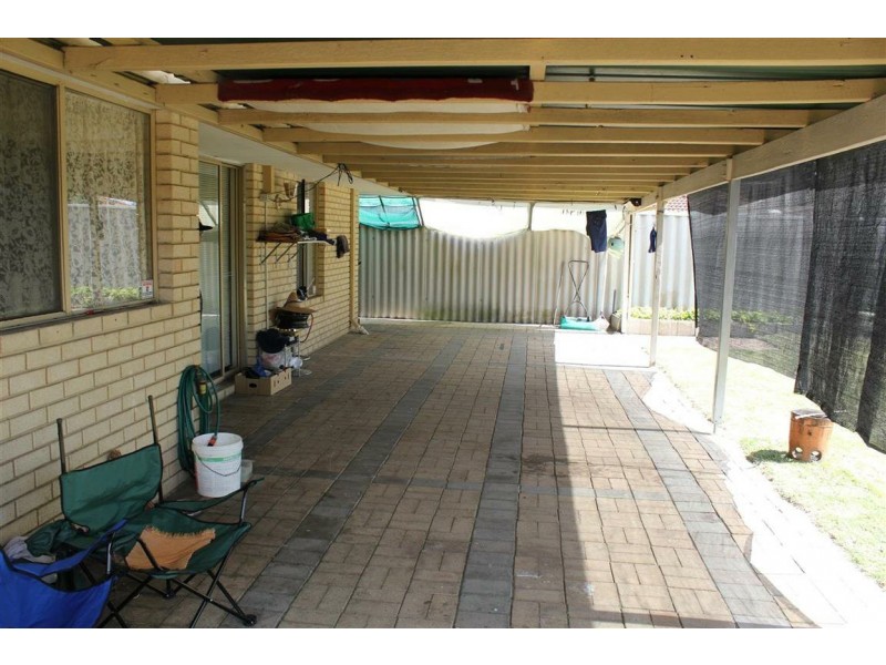 4 Briggs Street, South Lake WA 6164