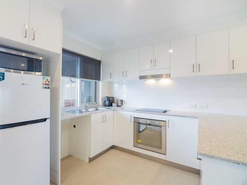 7/70 West Churchill Avenue, Munster WA 6166