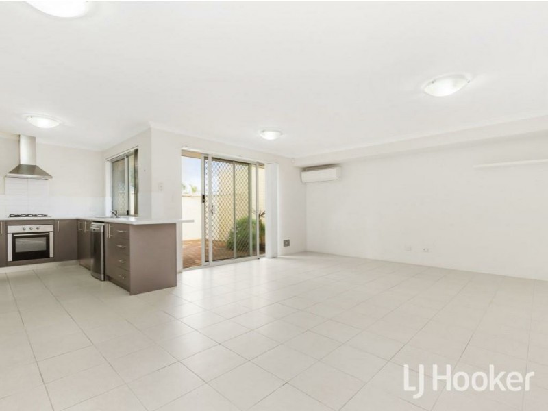 10/42 Merrifield Avenue, Kelmscott WA 6111