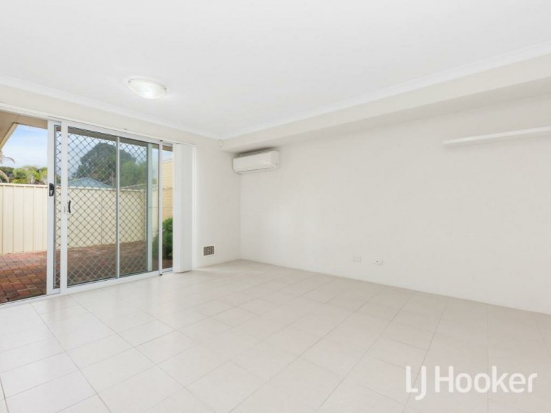 10/42 Merrifield Avenue, Kelmscott WA 6111