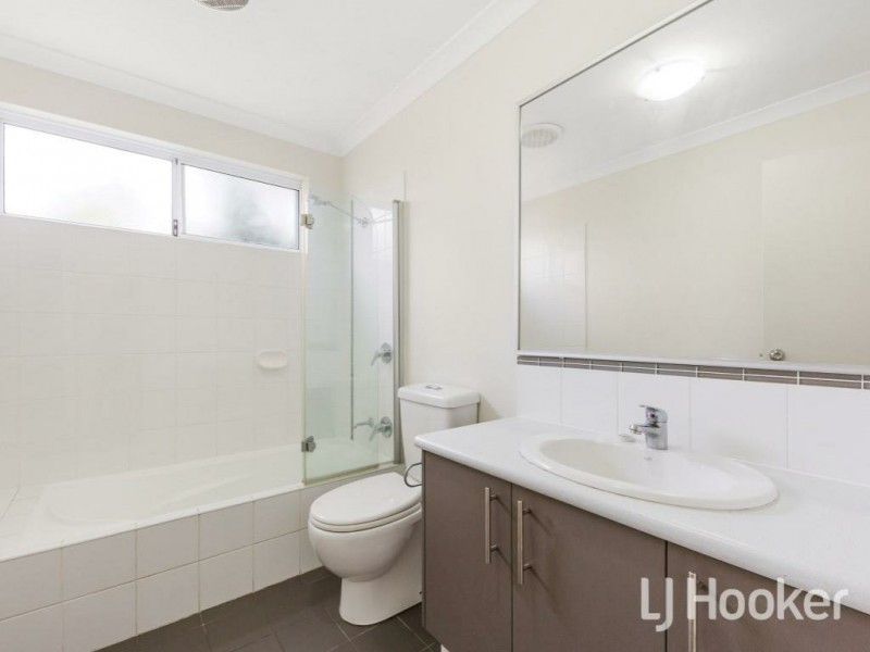 10/42 Merrifield Avenue, Kelmscott WA 6111