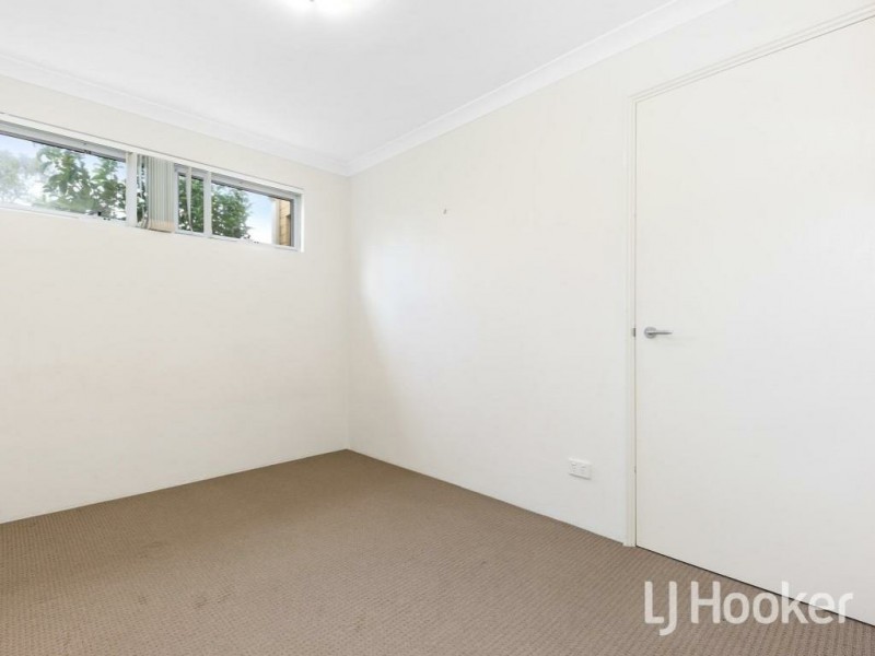 10/42 Merrifield Avenue, Kelmscott WA 6111