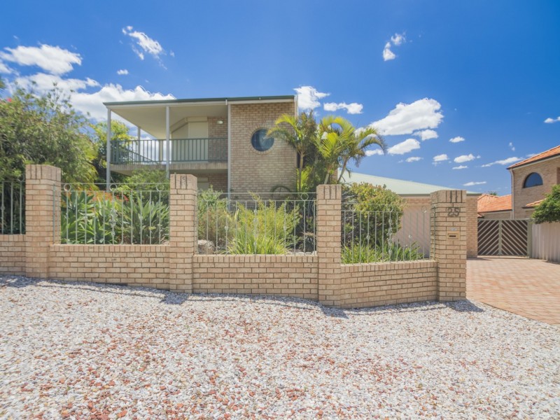 25 Duchart Way, Coogee WA 6166