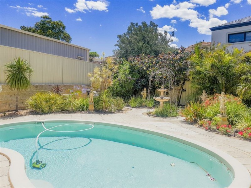 25 Duchart Way, Coogee WA 6166