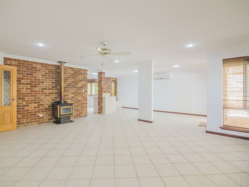 25 Duchart Way, Coogee WA 6166