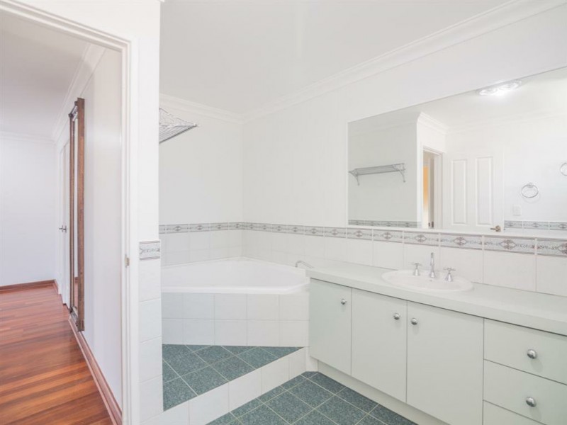 25 Duchart Way, Coogee WA 6166
