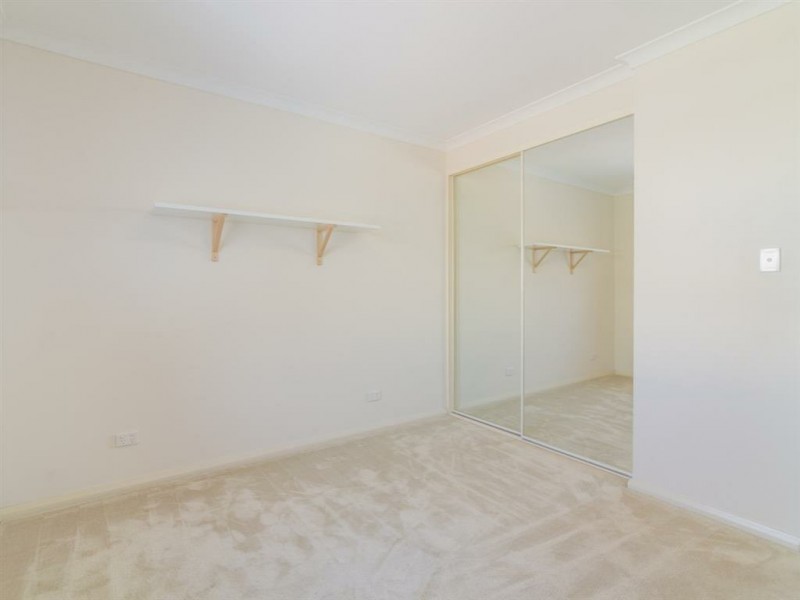 16/2 Stockton Bend, Cockburn Central WA 6164