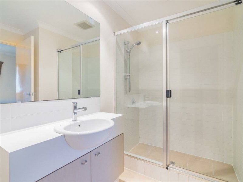 16/2 Stockton Bend, Cockburn Central WA 6164