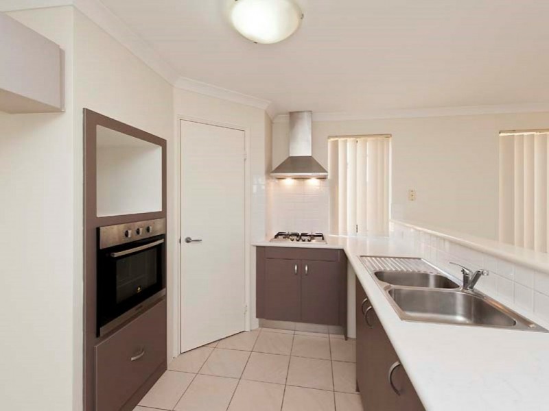 19/17-21 Third Avenue, Kelmscott WA 6111