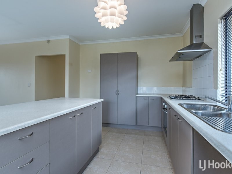 17 Towncentre Drive, Thornlie WA 6108