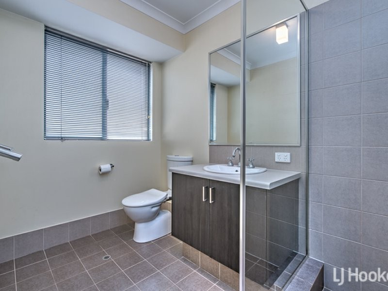 17 Towncentre Drive, Thornlie WA 6108