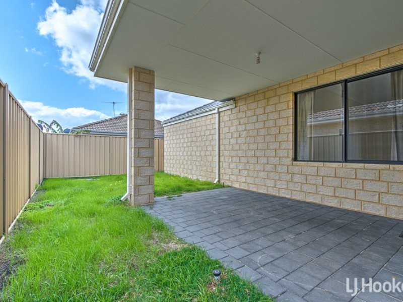 17 Towncentre Drive, Thornlie WA 6108