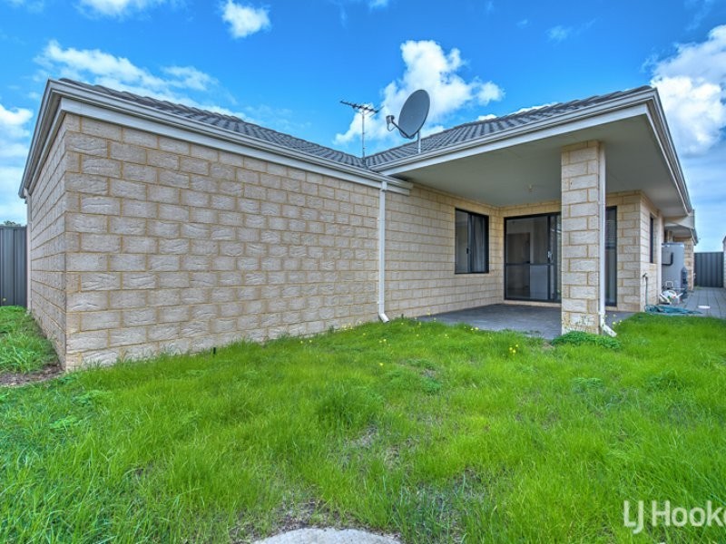 17 Towncentre Drive, Thornlie WA 6108