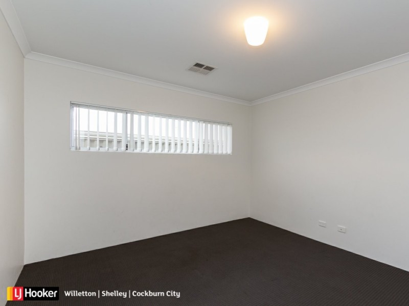 33 Leroy Way, Piara Waters WA 6112