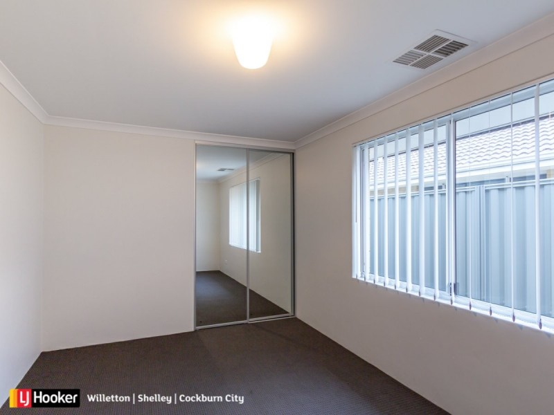 33 Leroy Way, Piara Waters WA 6112