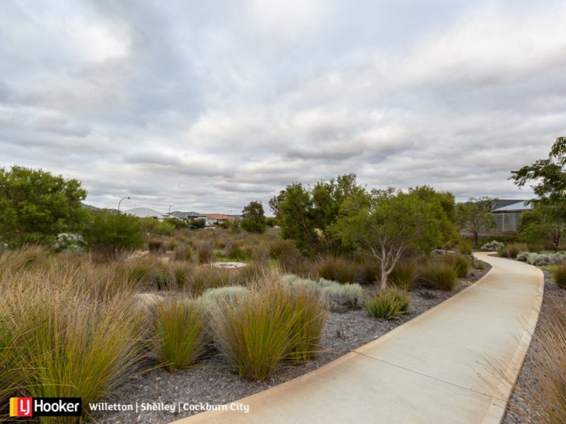 33 Leroy Way, Piara Waters WA 6112