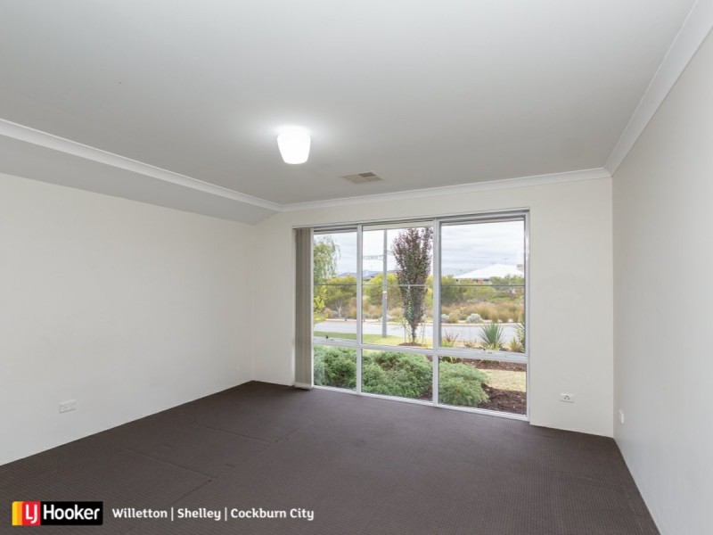 33 Leroy Way, Piara Waters WA 6112