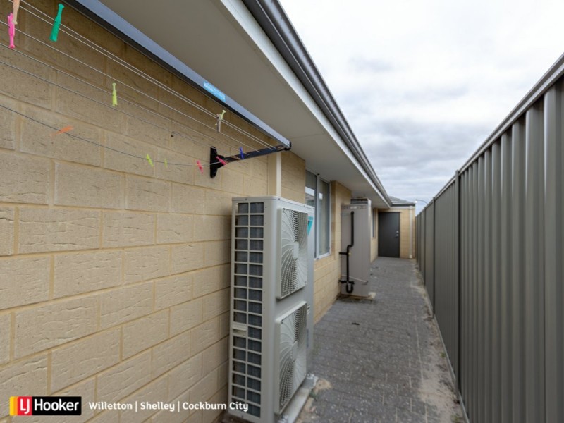 33 Leroy Way, Piara Waters WA 6112