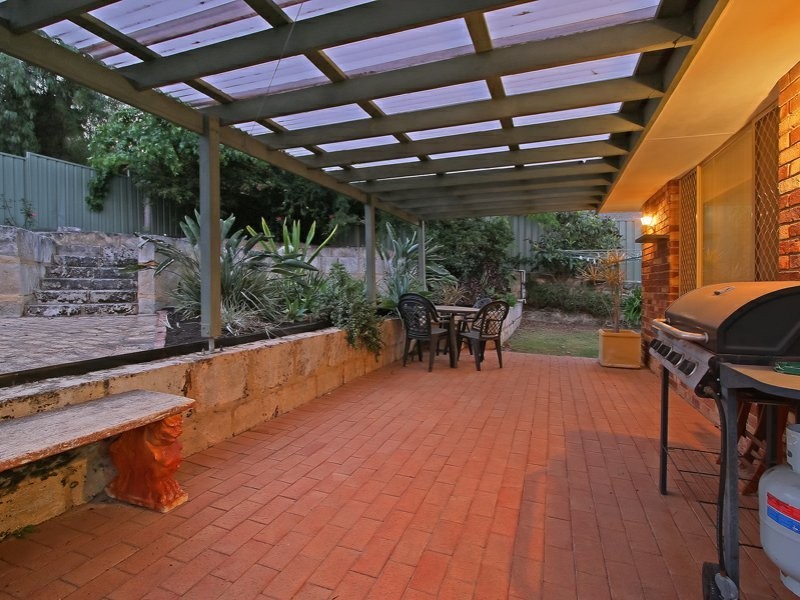 44 Hillock Circle, Leeming WA 6149