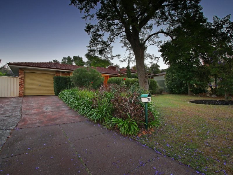 44 Hillock Circle, Leeming WA 6149