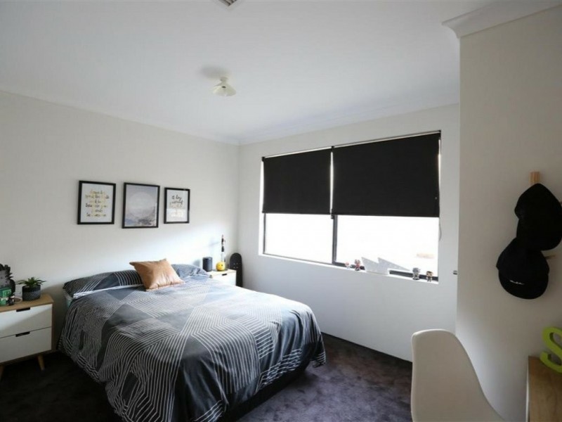 4 Belmore Bend, Aubin Grove WA 6164
