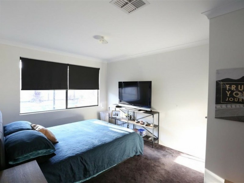 4 Belmore Bend, Aubin Grove WA 6164