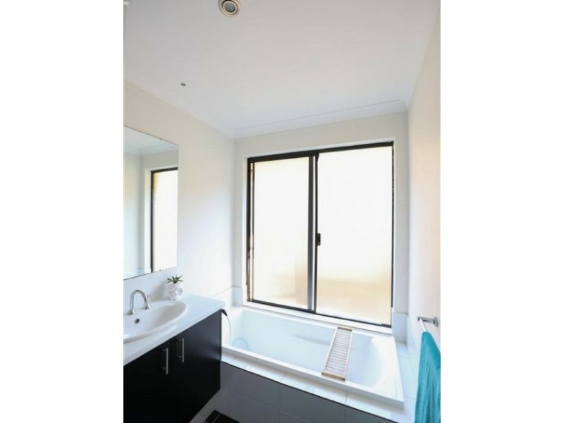 4 Belmore Bend, Aubin Grove WA 6164
