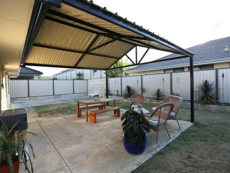 4 Belmore Bend, Aubin Grove WA 6164