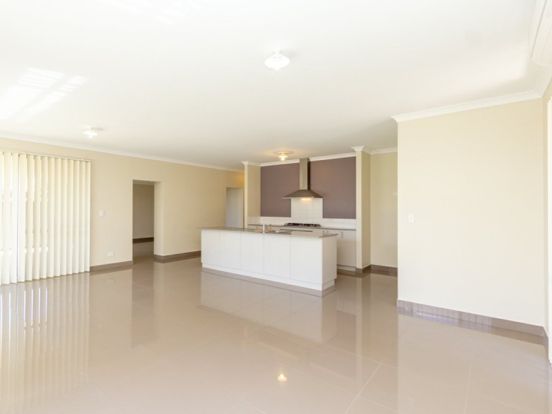 16 Menner Way, Piara Waters WA 6112