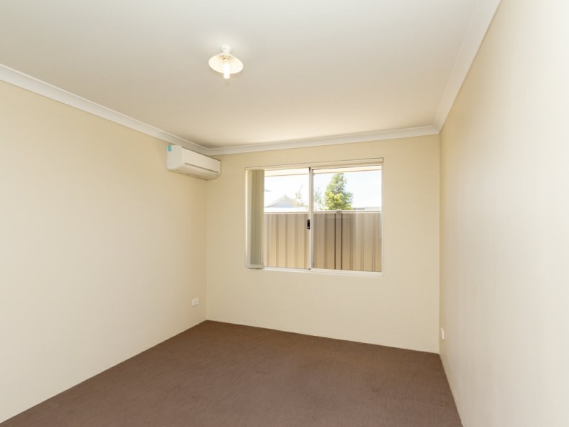 16 Menner Way, Piara Waters WA 6112