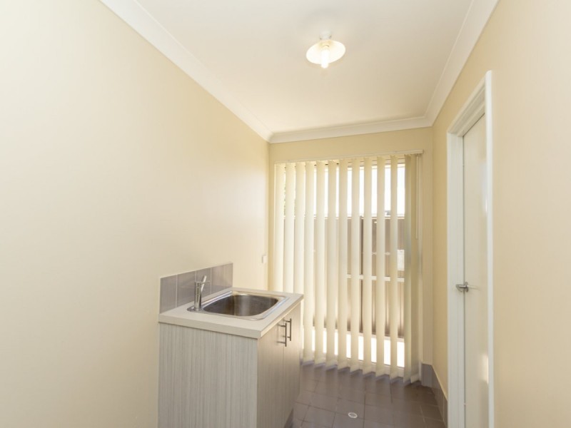 16 Menner Way, Piara Waters WA 6112