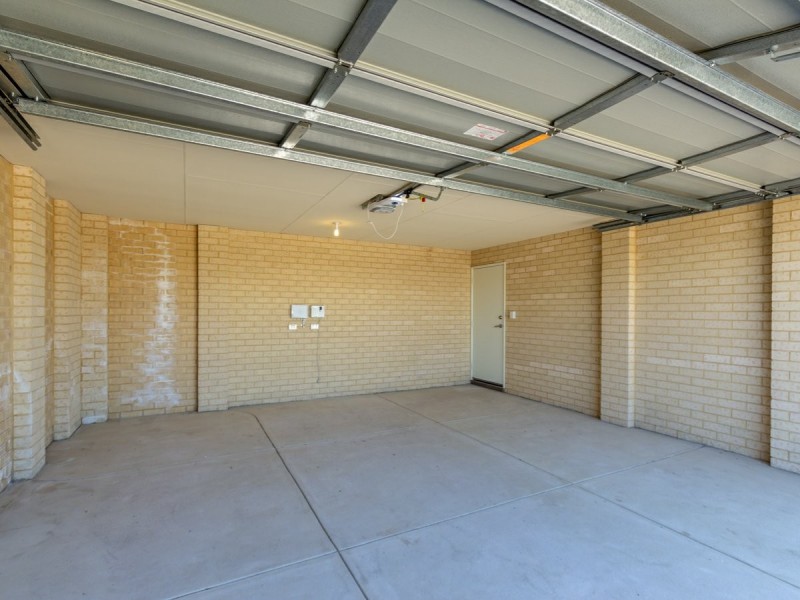 16 Menner Way, Piara Waters WA 6112