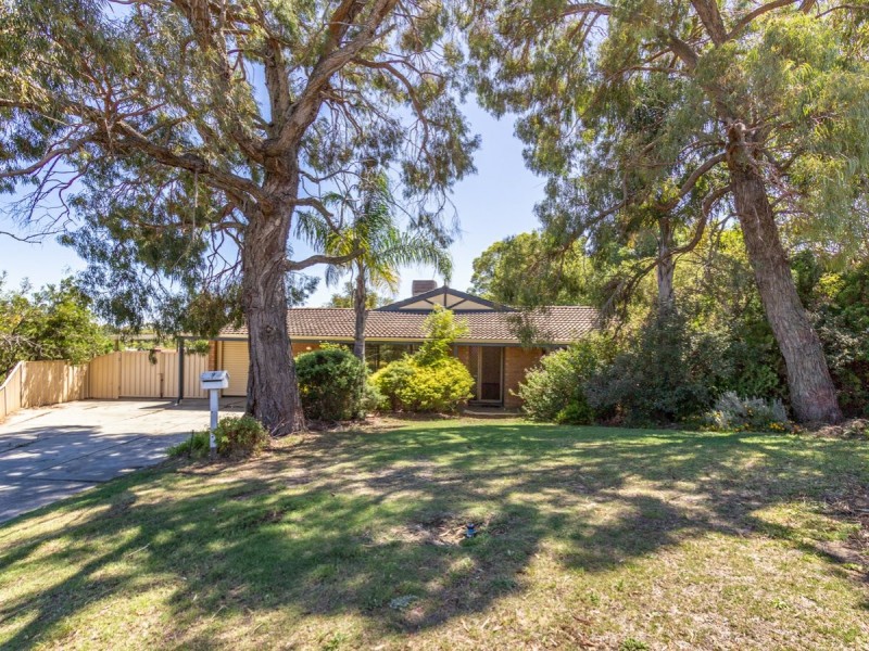 9 Peters Way, Bibra Lake WA 6163