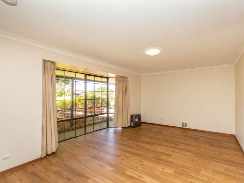 9 Peters Way, Bibra Lake WA 6163