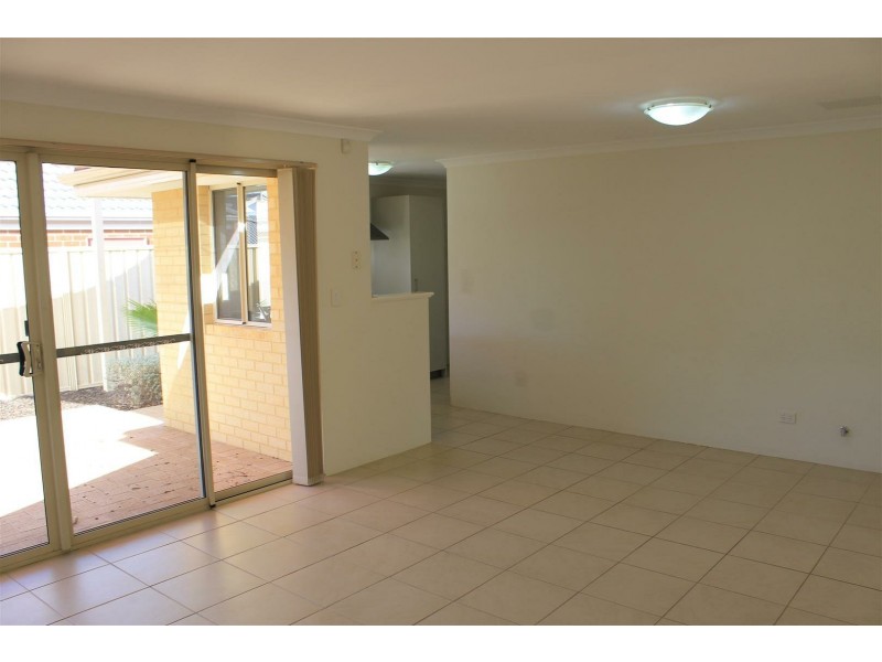 4/10 Delamere Way, Camillo WA 6111