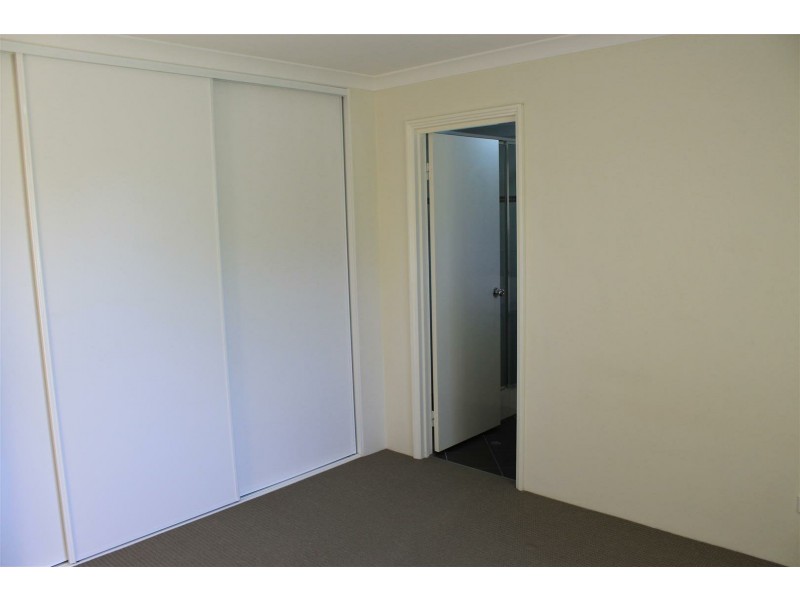 4/10 Delamere Way, Camillo WA 6111