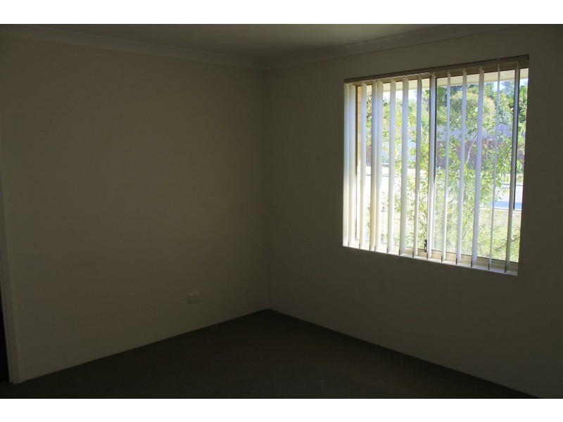 4/10 Delamere Way, Camillo WA 6111