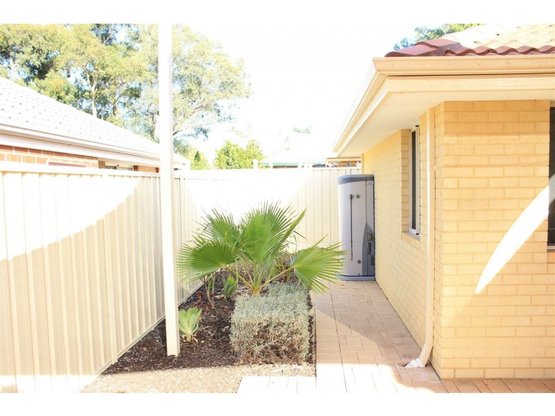 4/10 Delamere Way, Camillo WA 6111