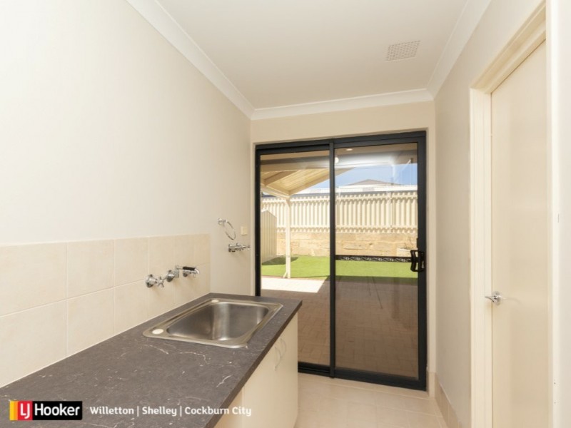 8 Beroona Way, South Lake WA 6164