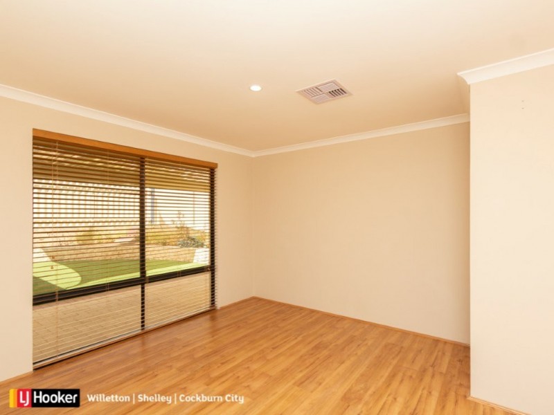 8 Beroona Way, South Lake WA 6164