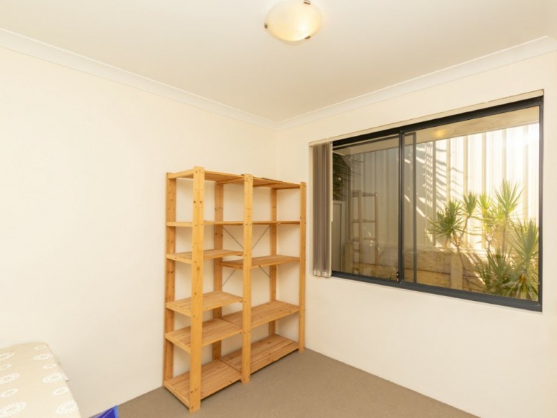 8/31 Barfield Road, Hammond Park WA 6164