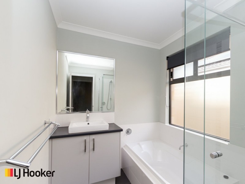 20 Packer Rise, Hammond Park WA 6164