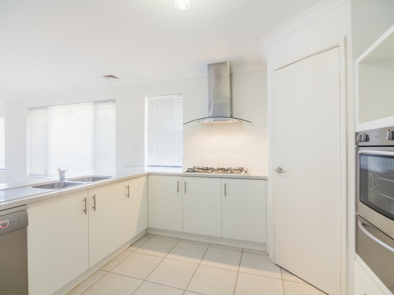 14 Teocote Crescent, Aubin Grove WA 6164