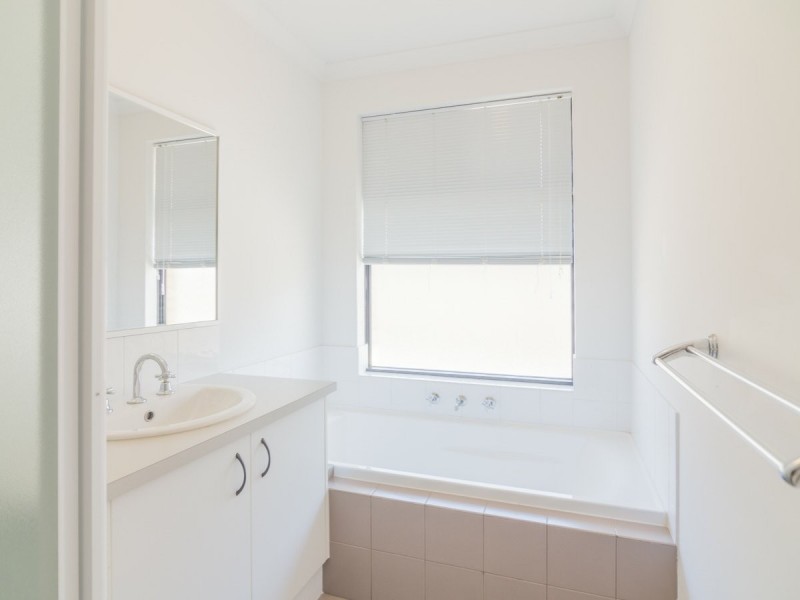 14 Teocote Crescent, Aubin Grove WA 6164