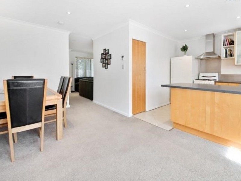 2/234 Belgravia Street, Belmont WA 6104