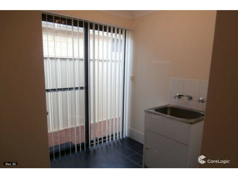 17/7 Barfield Street, Hammond Park WA 6164