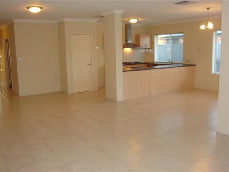 6 Weybridge Drive, Wellard WA 6170